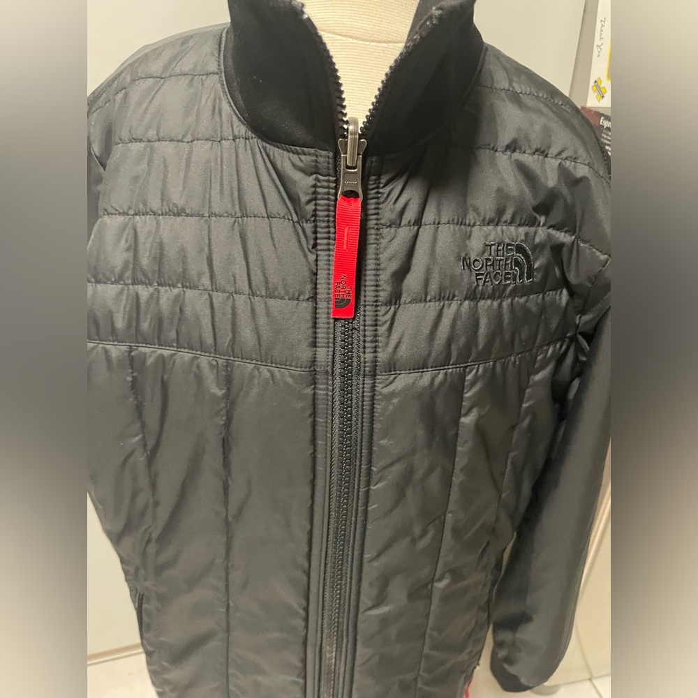 North face boys black irreversible jacket (fleece and nylon)